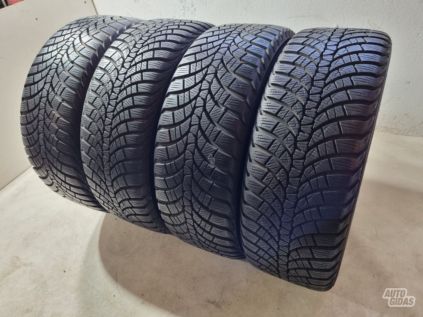 Kumho 8-9mm R18 universal tyres passanger car