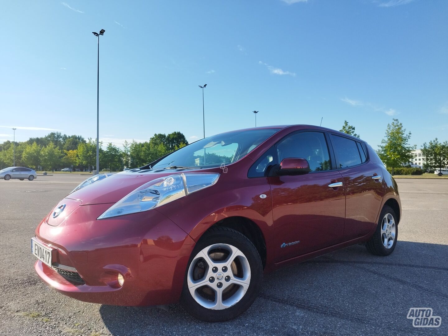 Nissan Leaf 2016 г Хэтчбек