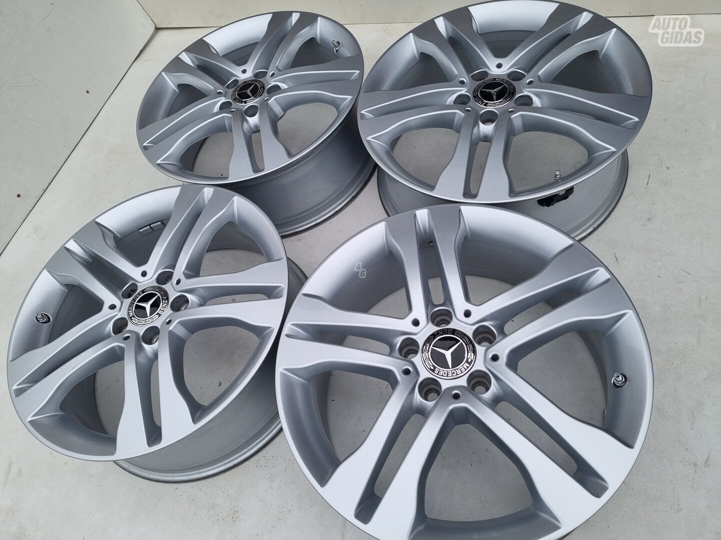 Mercedes-Benz V klasė R18 V 250 light alloy R18 rims