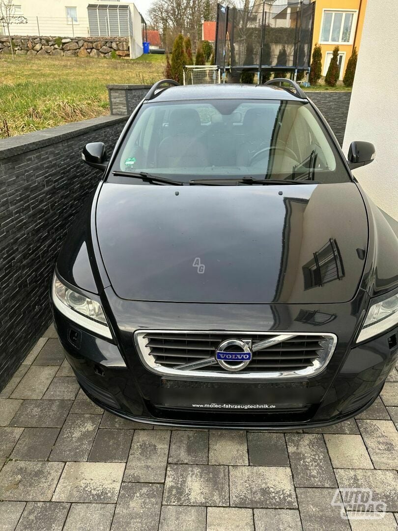 Volvo V50 D2 Momentum 2010 г