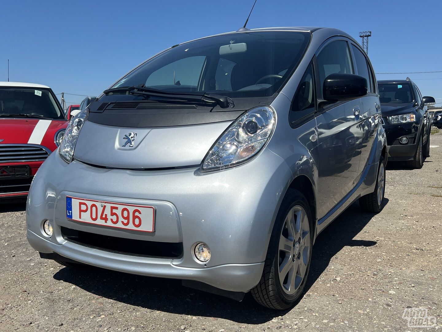 Peugeot iOn 2016 y Hatchback