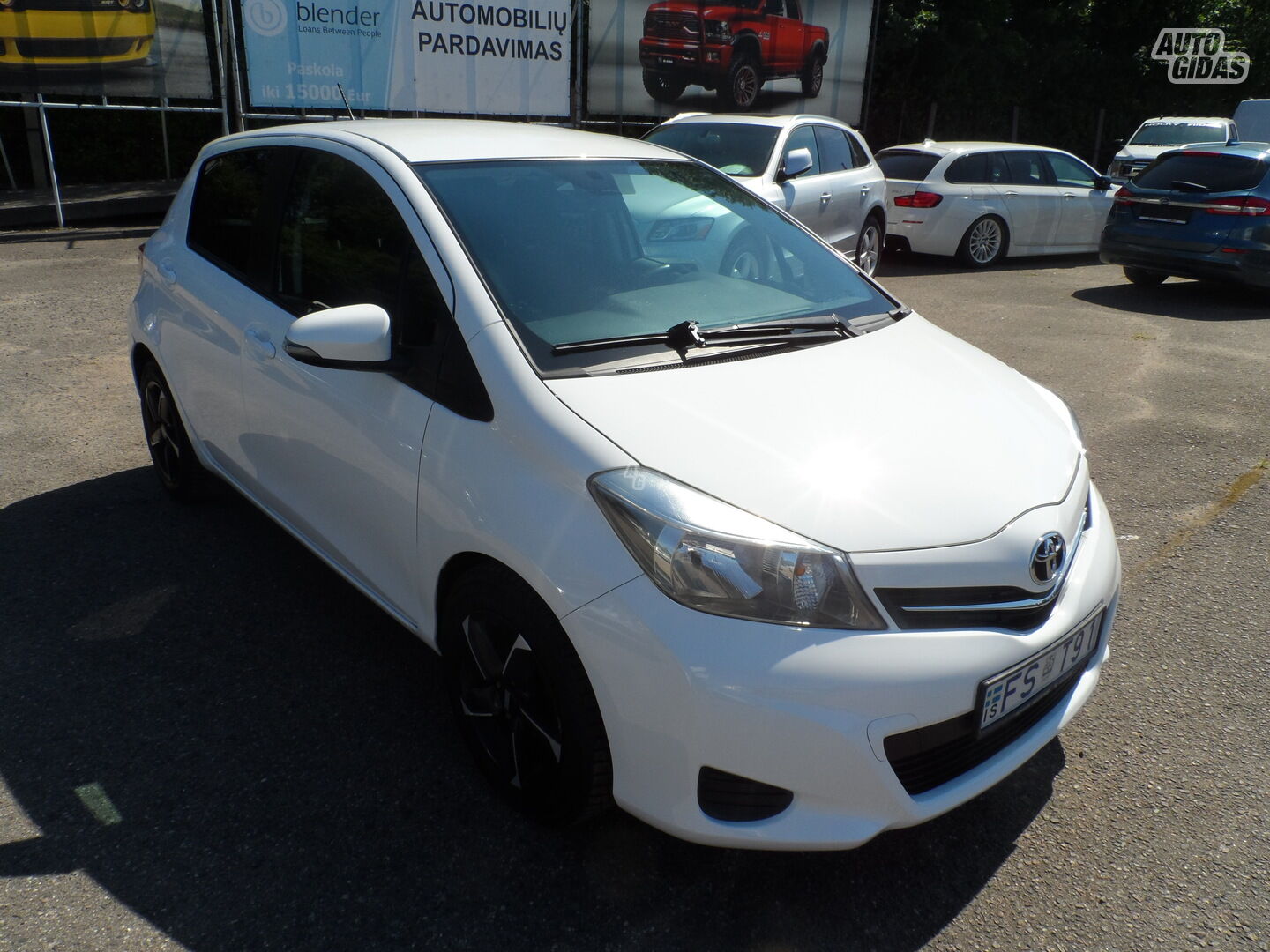 Toyota Yaris (NSP130_) 2014 y