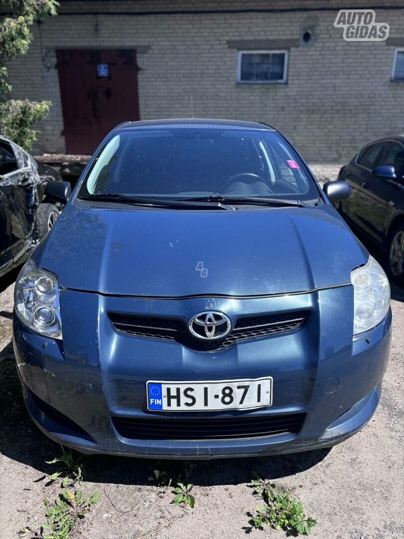 Toyota Auris 2008 y Hatchback