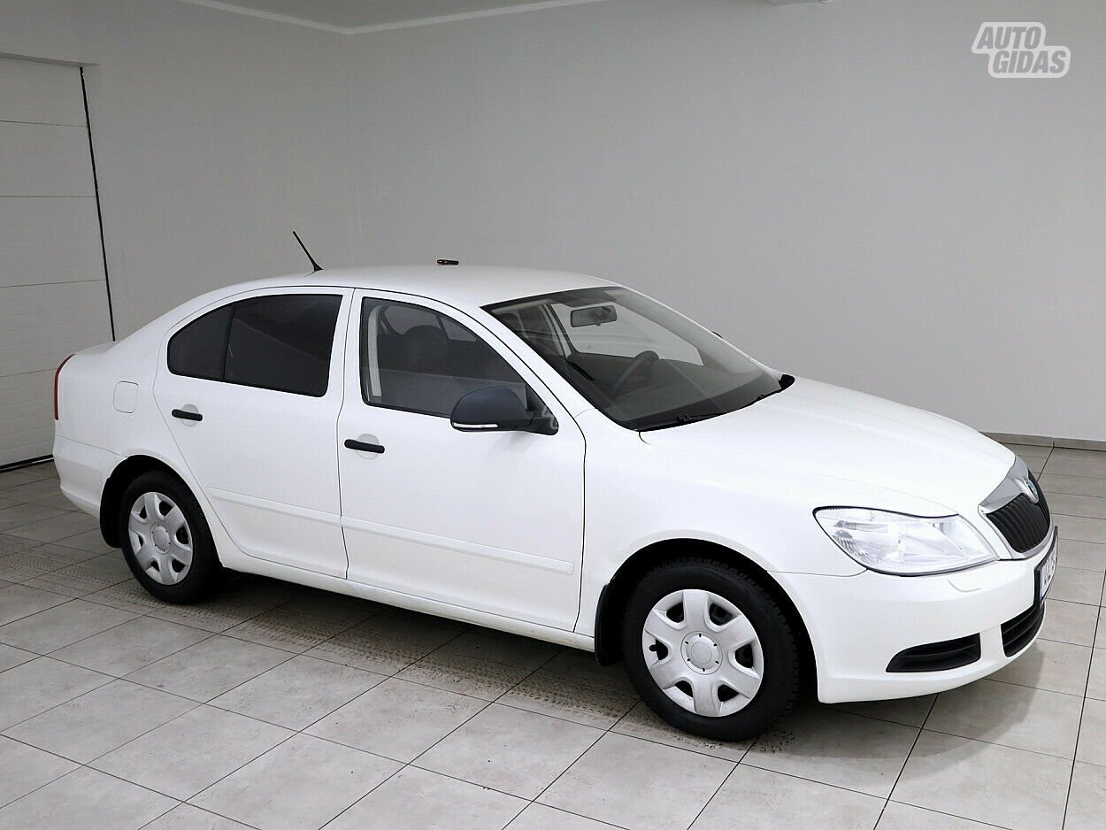 Skoda Octavia 2012 y Hatchback