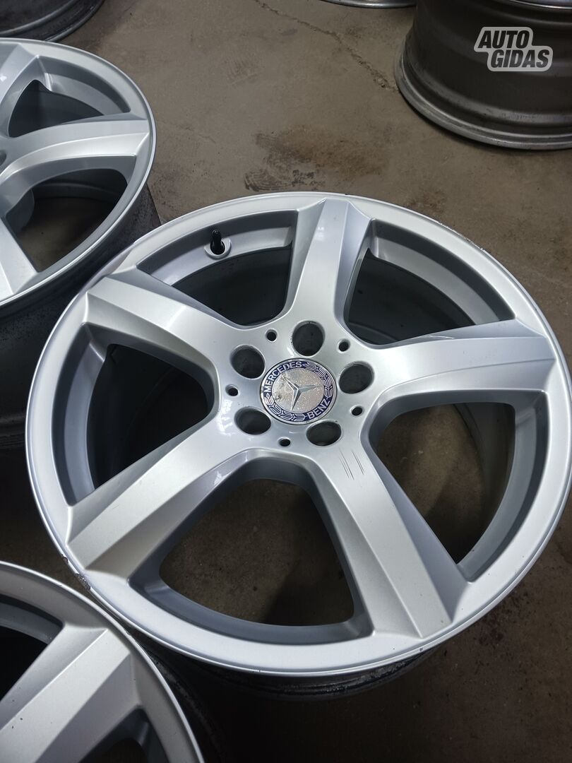 Mercedes-Benz CLS 550 light alloy R18 rims