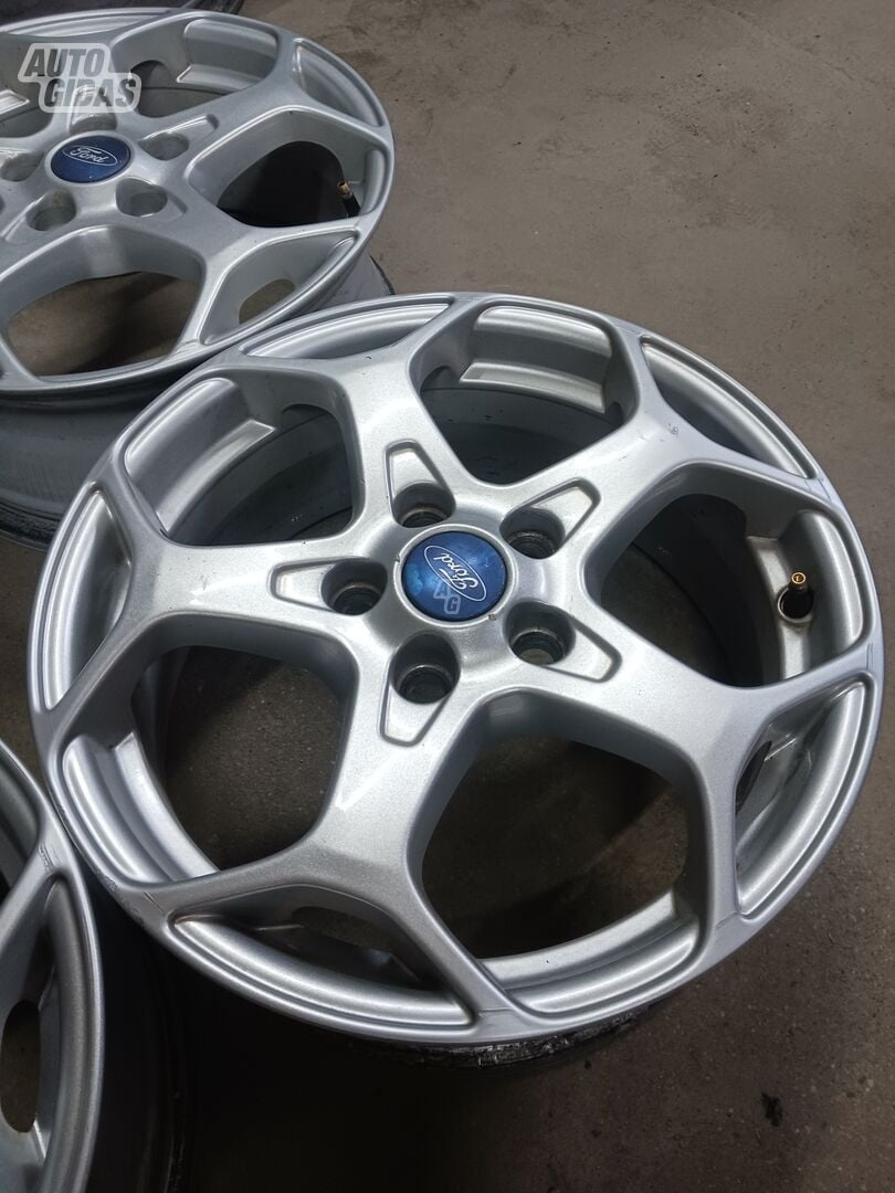 Ford light alloy R16 rims