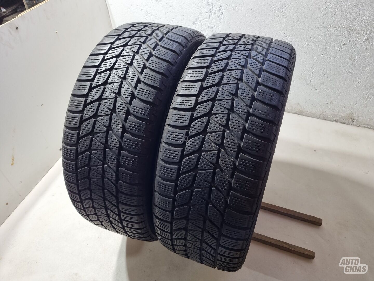 Bridgestone 6-7mm R19 универсальные шины для автомобилей