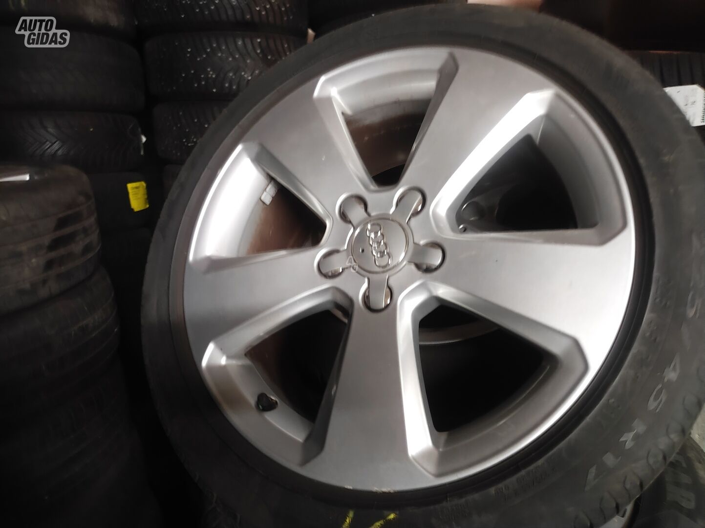 Audi A3 light alloy R17 rims