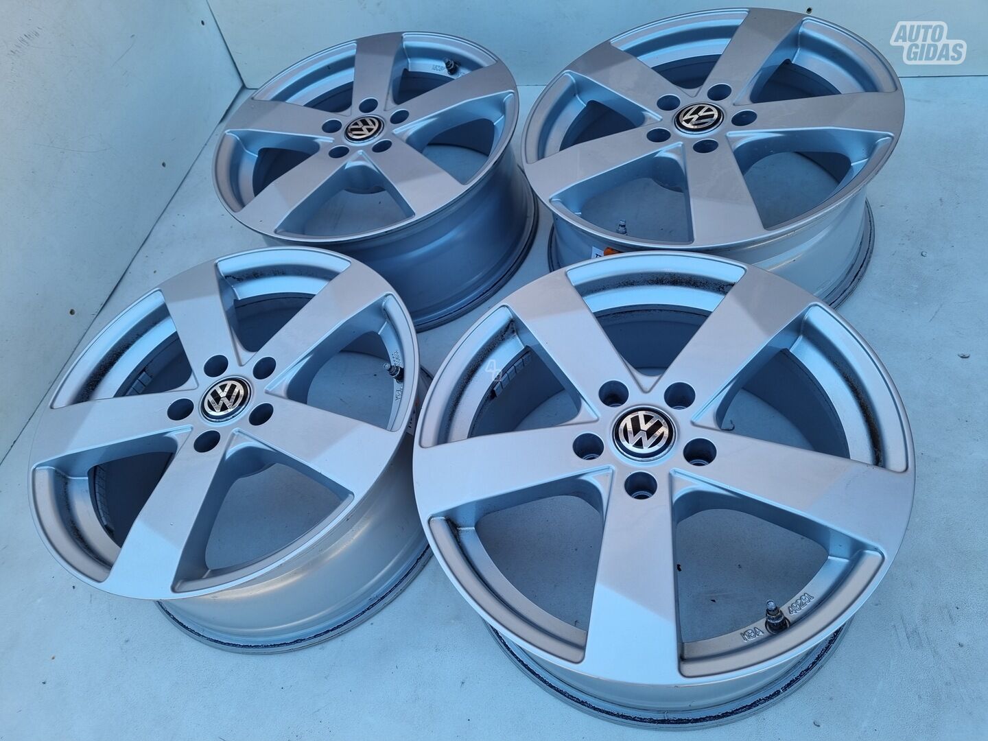 Volkswagen R17 Passat light alloy R17 rims