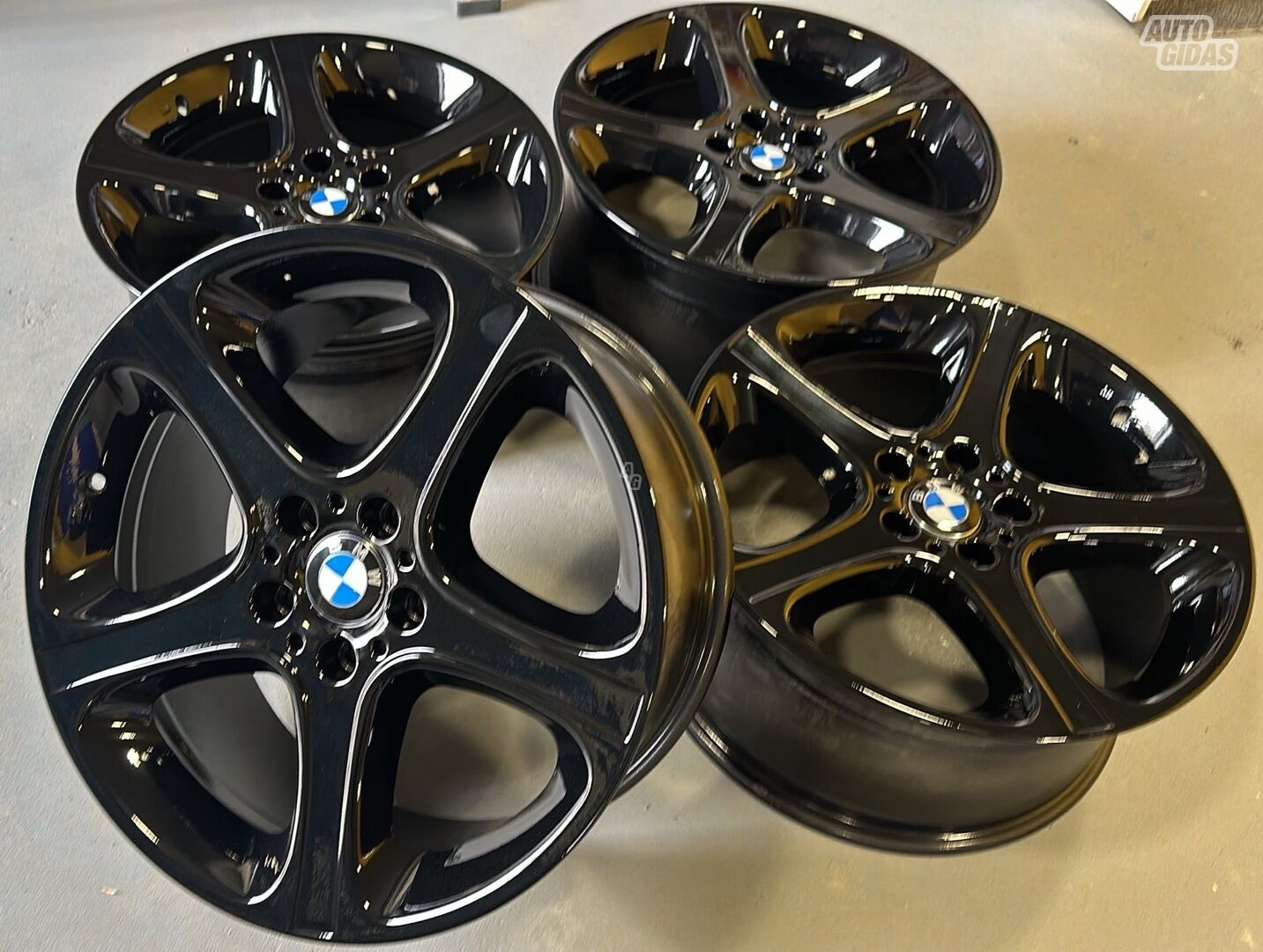 Light alloy R19 rims