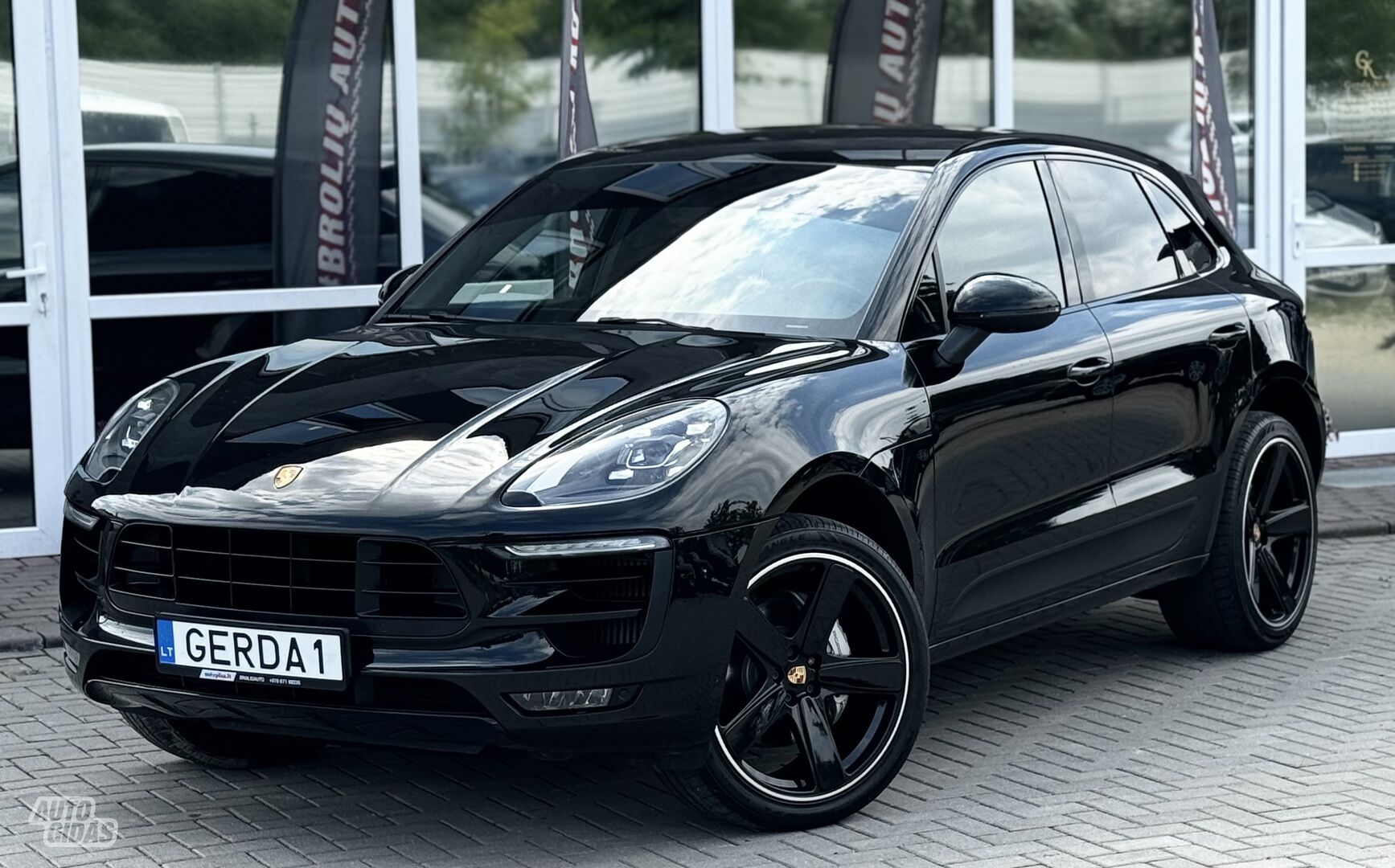 Porsche Macan 2016 г Внедорожник / Кроссовер