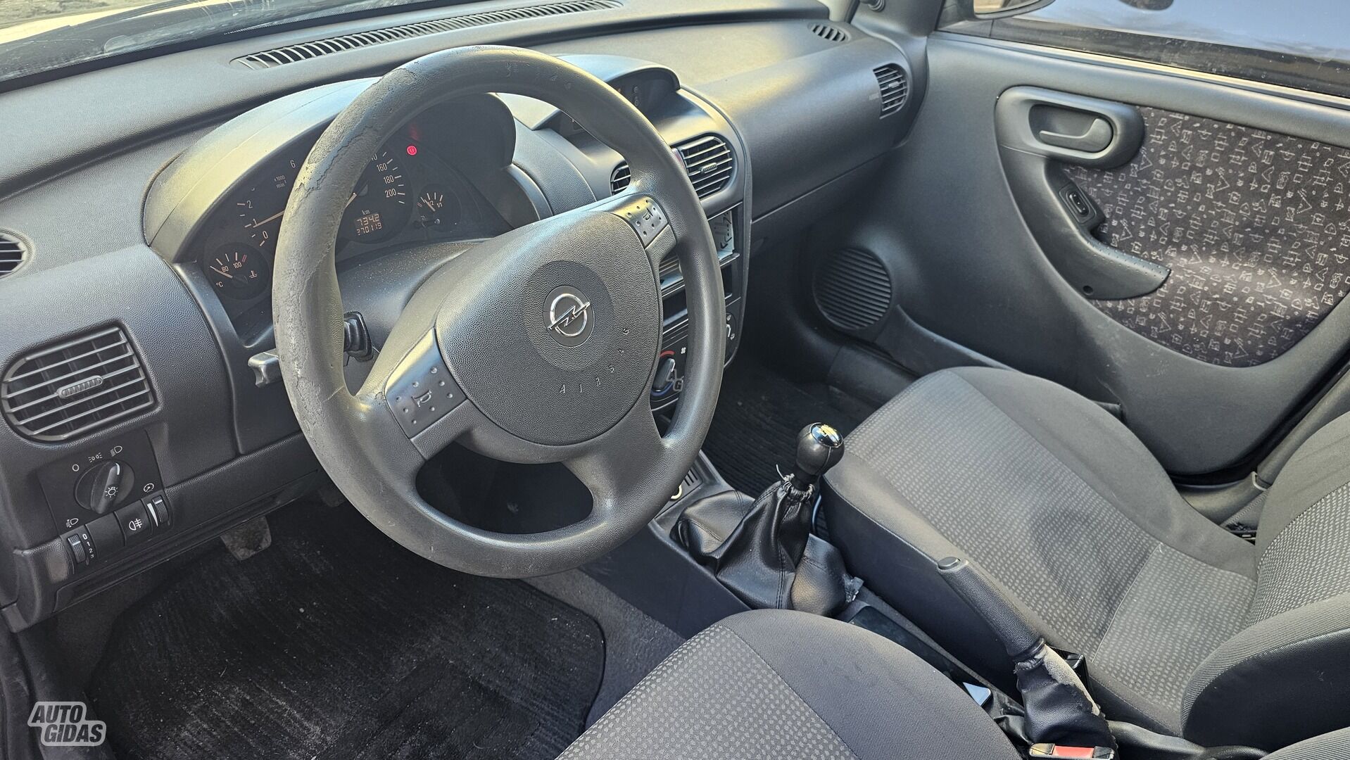 Opel Corsa 2005 г Хэтчбек