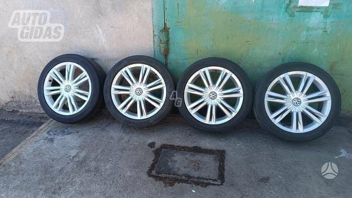 Volkswagen 5G0601025BS Golf light alloy R17 rims