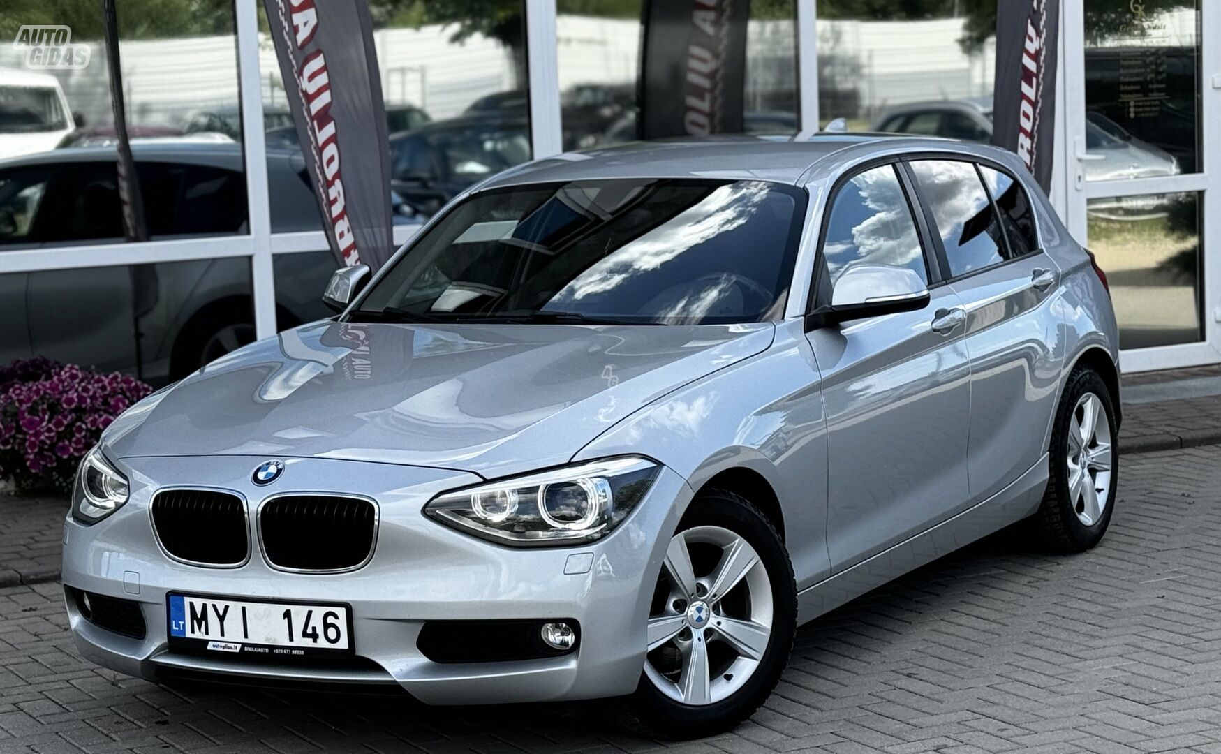 Bmw 120 2011 y Hatchback