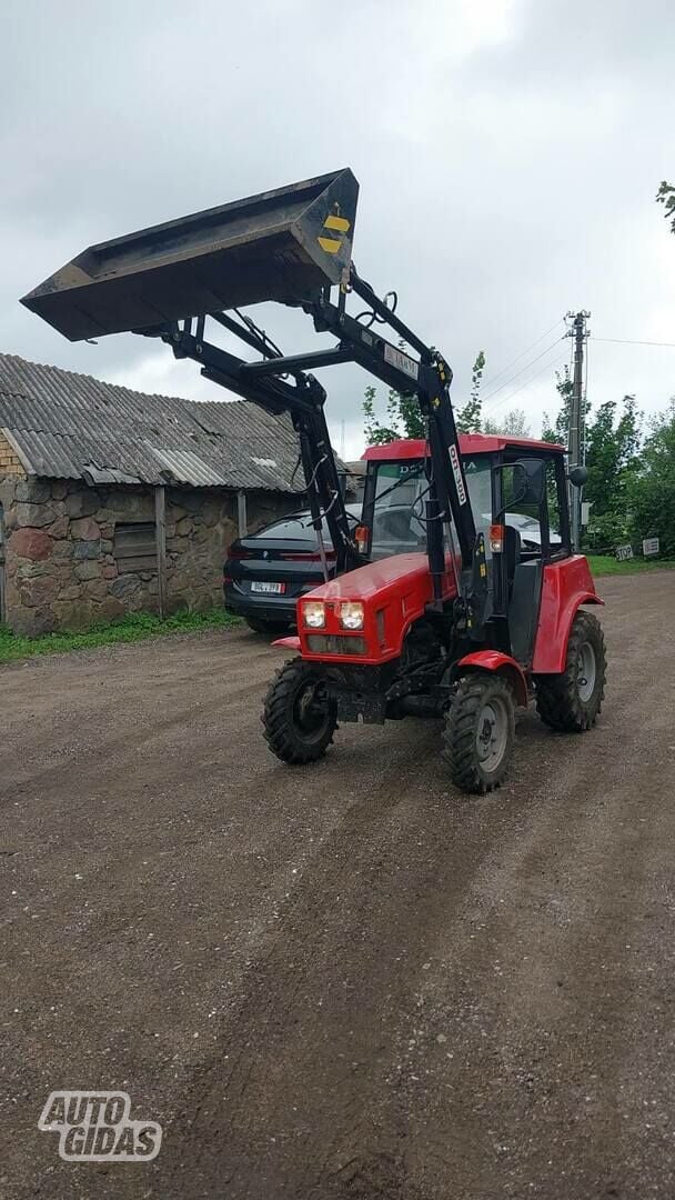 MTZ 320.4 2013 y Tractor