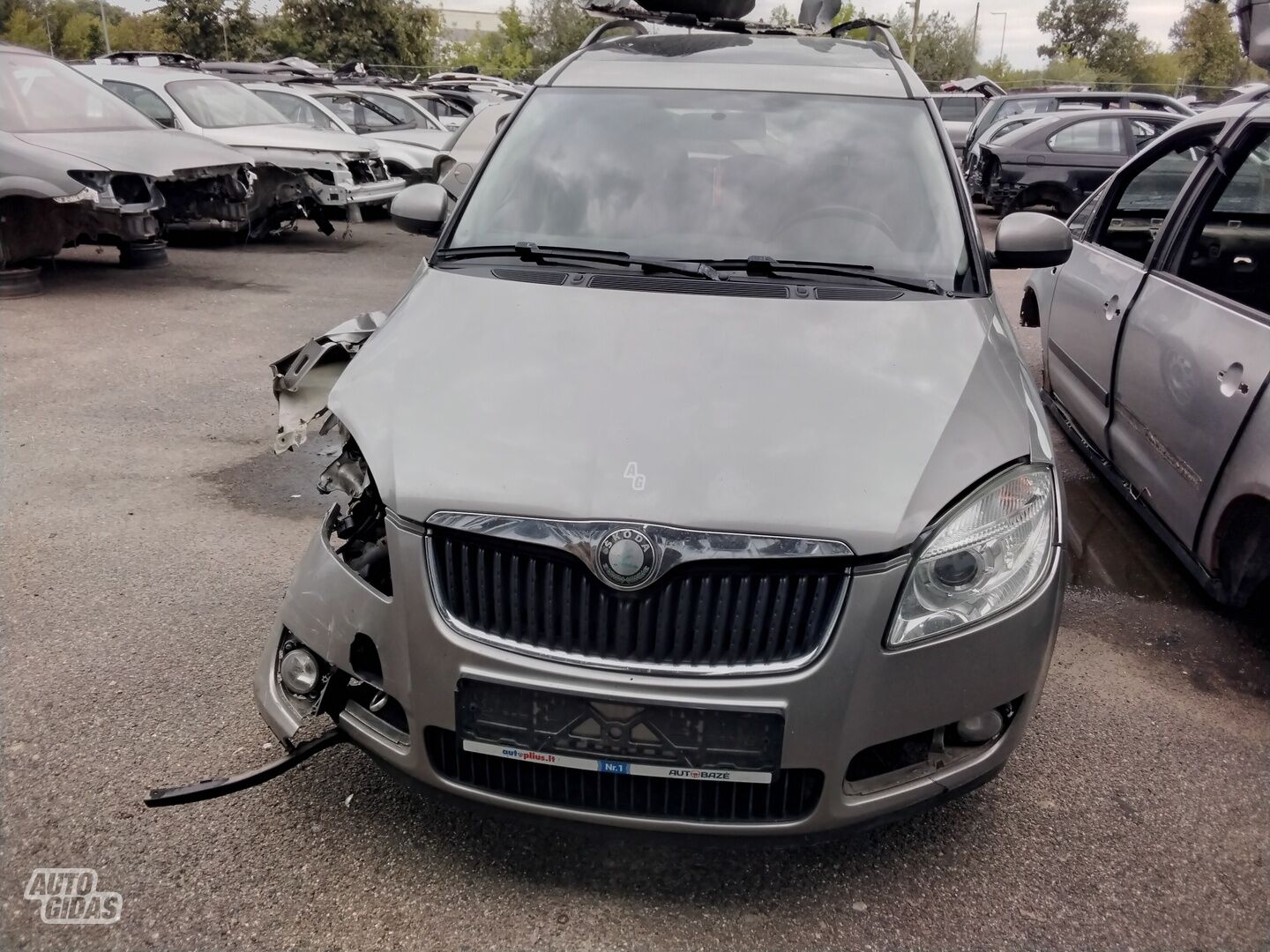 Skoda Roomster 2009 y parts