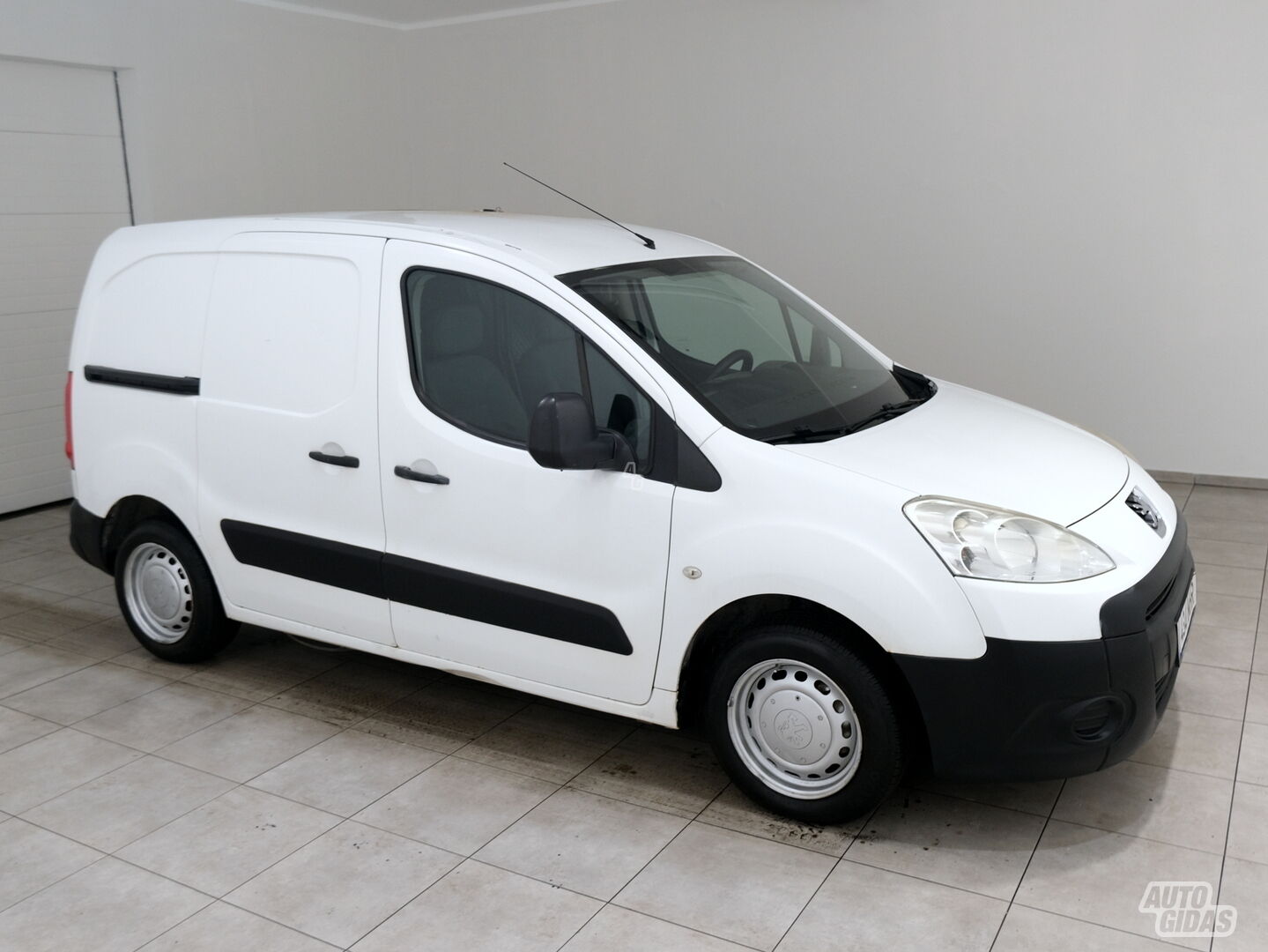 Peugeot Partner 2012 y Combi minibus