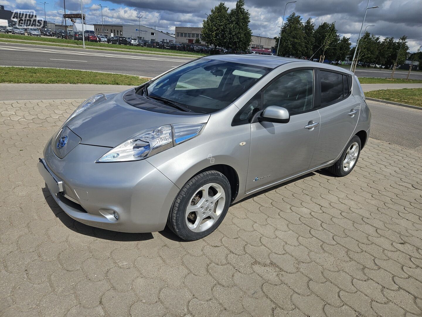 Nissan Leaf 2015 m Hečbekas