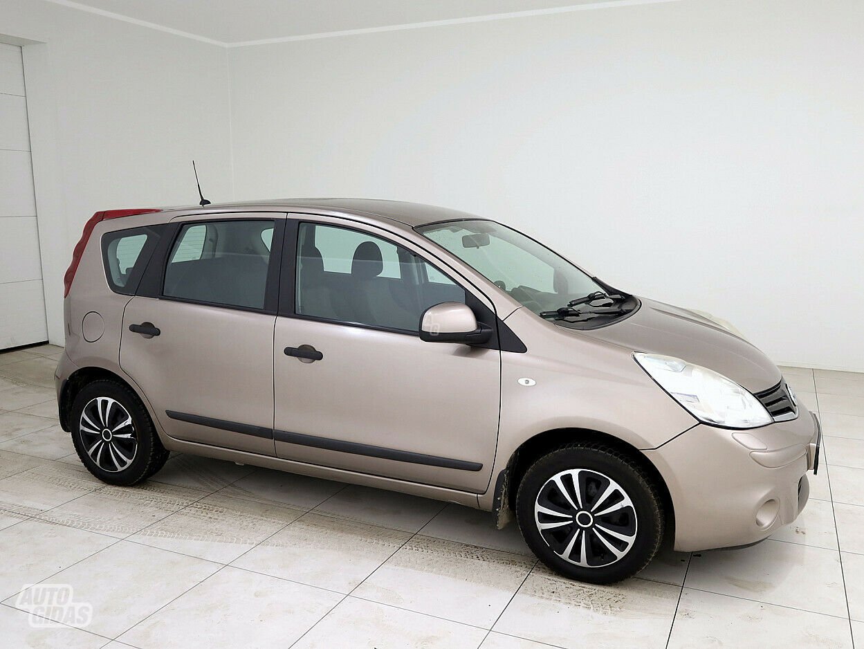 Nissan Note 2011 y Hatchback