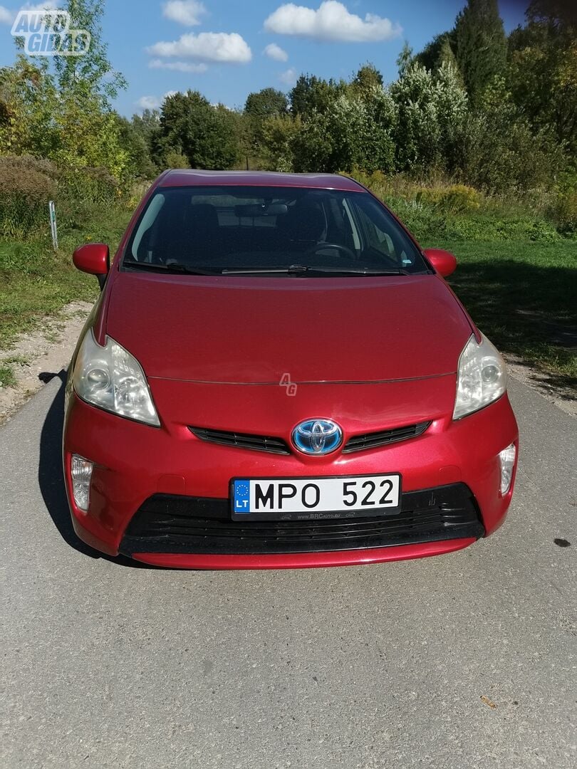 Toyota Prius 2013 г Хэтчбек