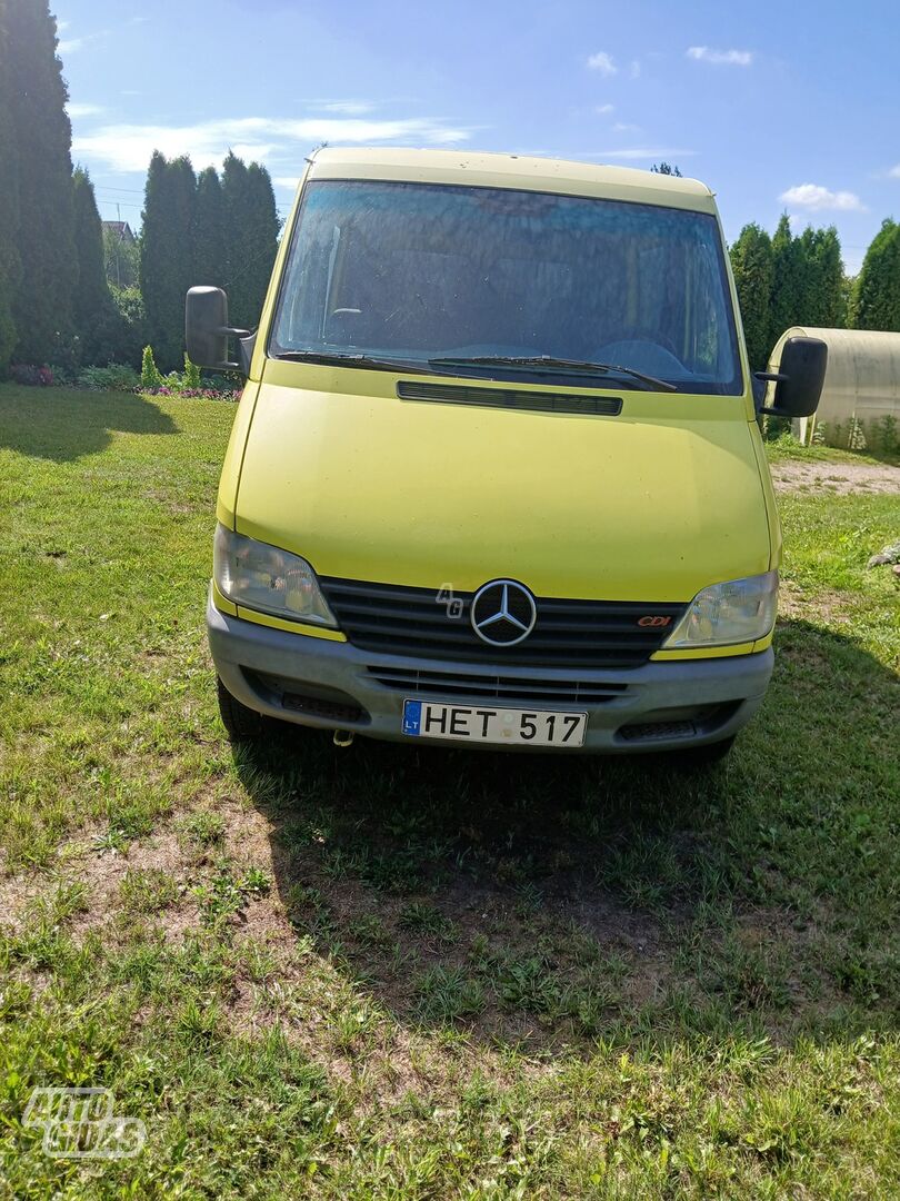 Mercedes-Benz 208 2001 y Minibus