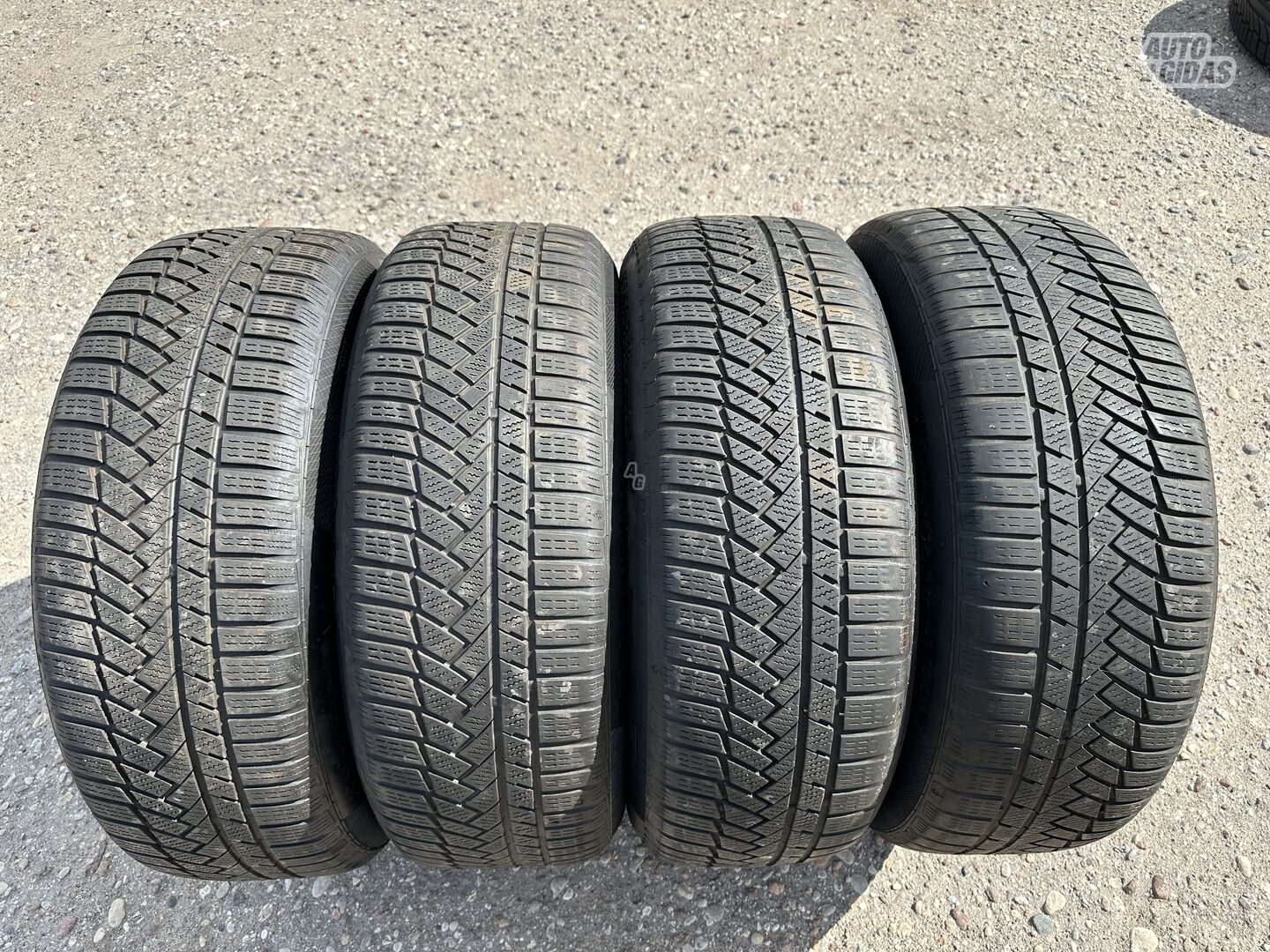 Continental Siunciam, 4-5mm R18 universal tyres passanger car