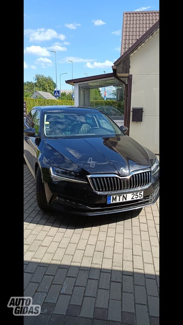 Skoda Superb 2019 y Hatchback