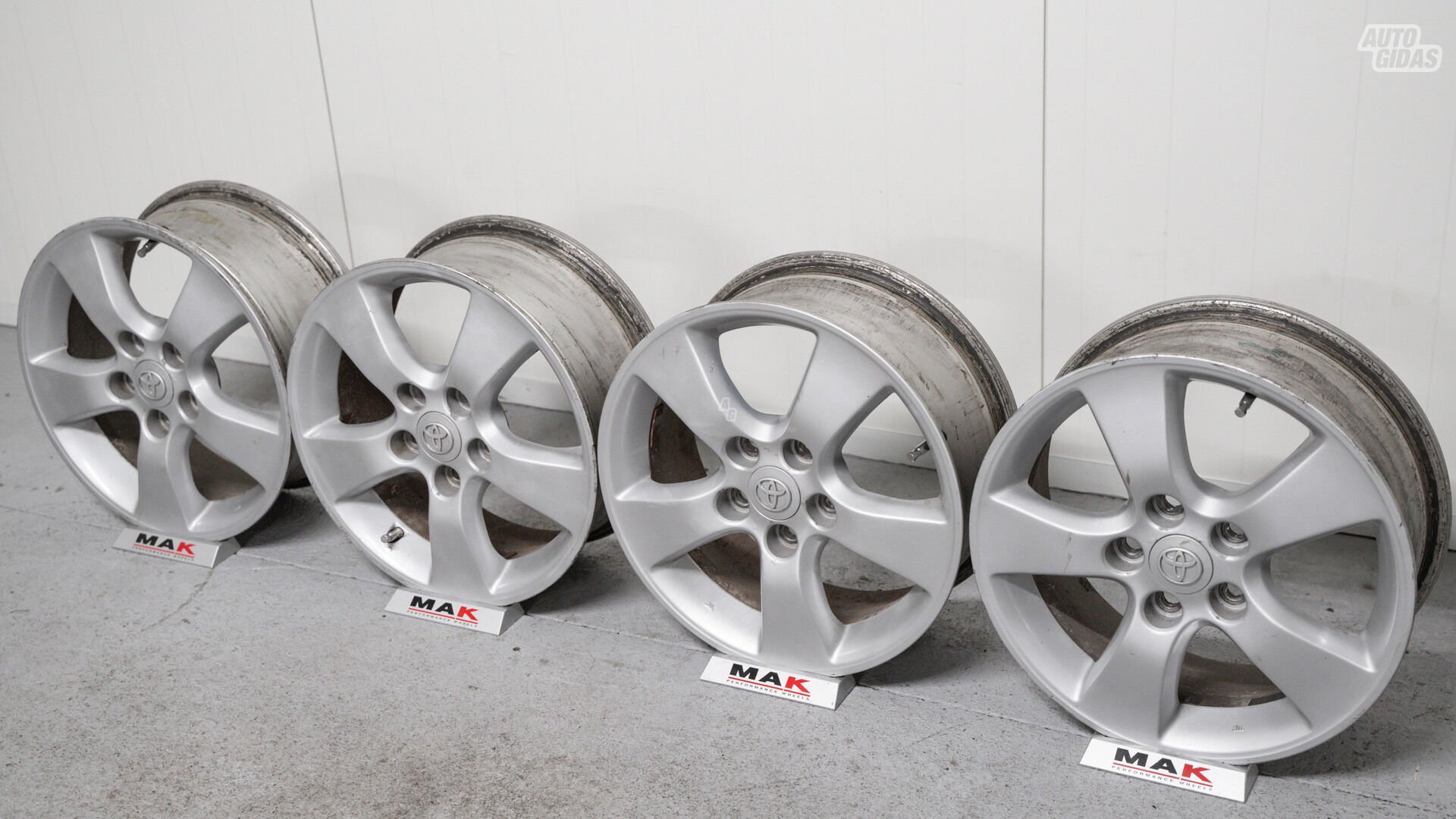 Toyota light alloy R16 rims