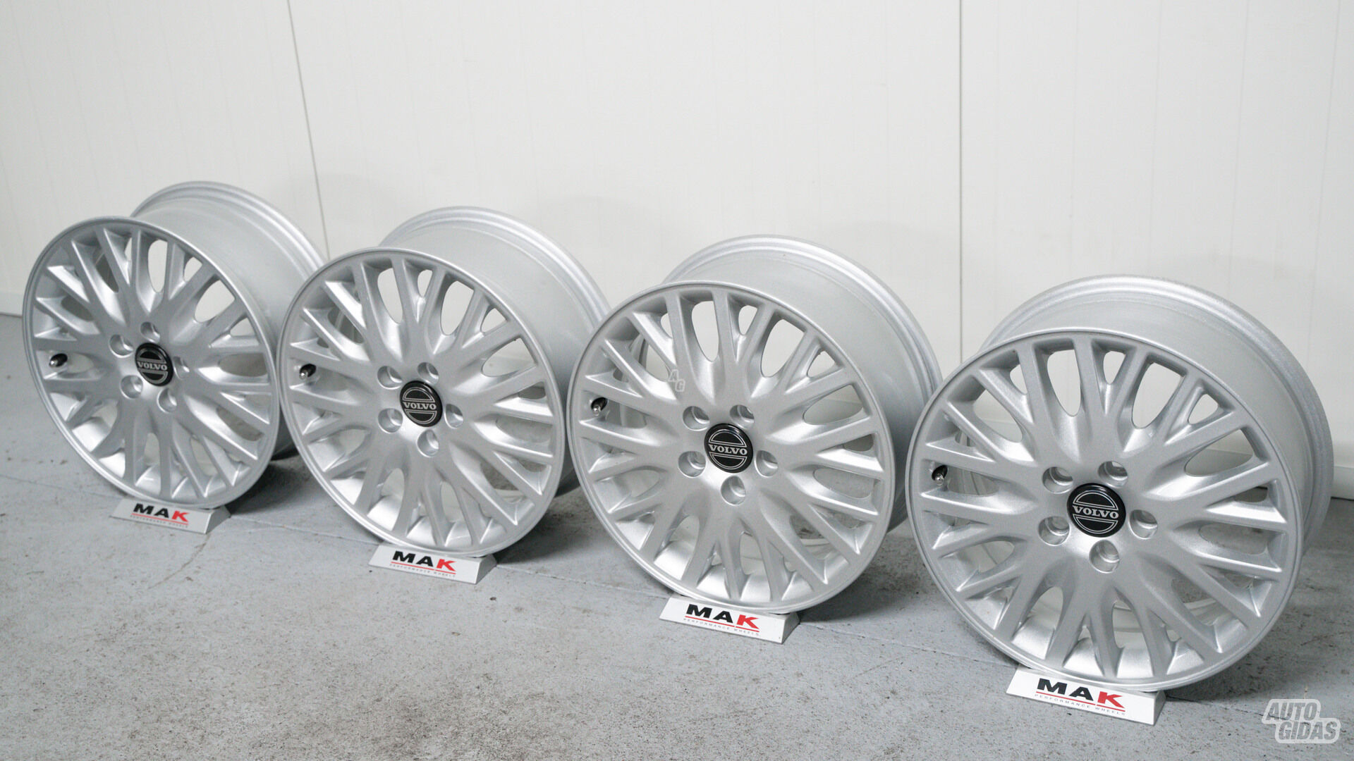 Volvo light alloy R16 rims