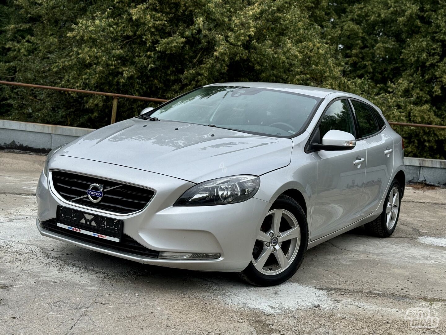 Volvo V40 D2 / DRIVe 2015 y