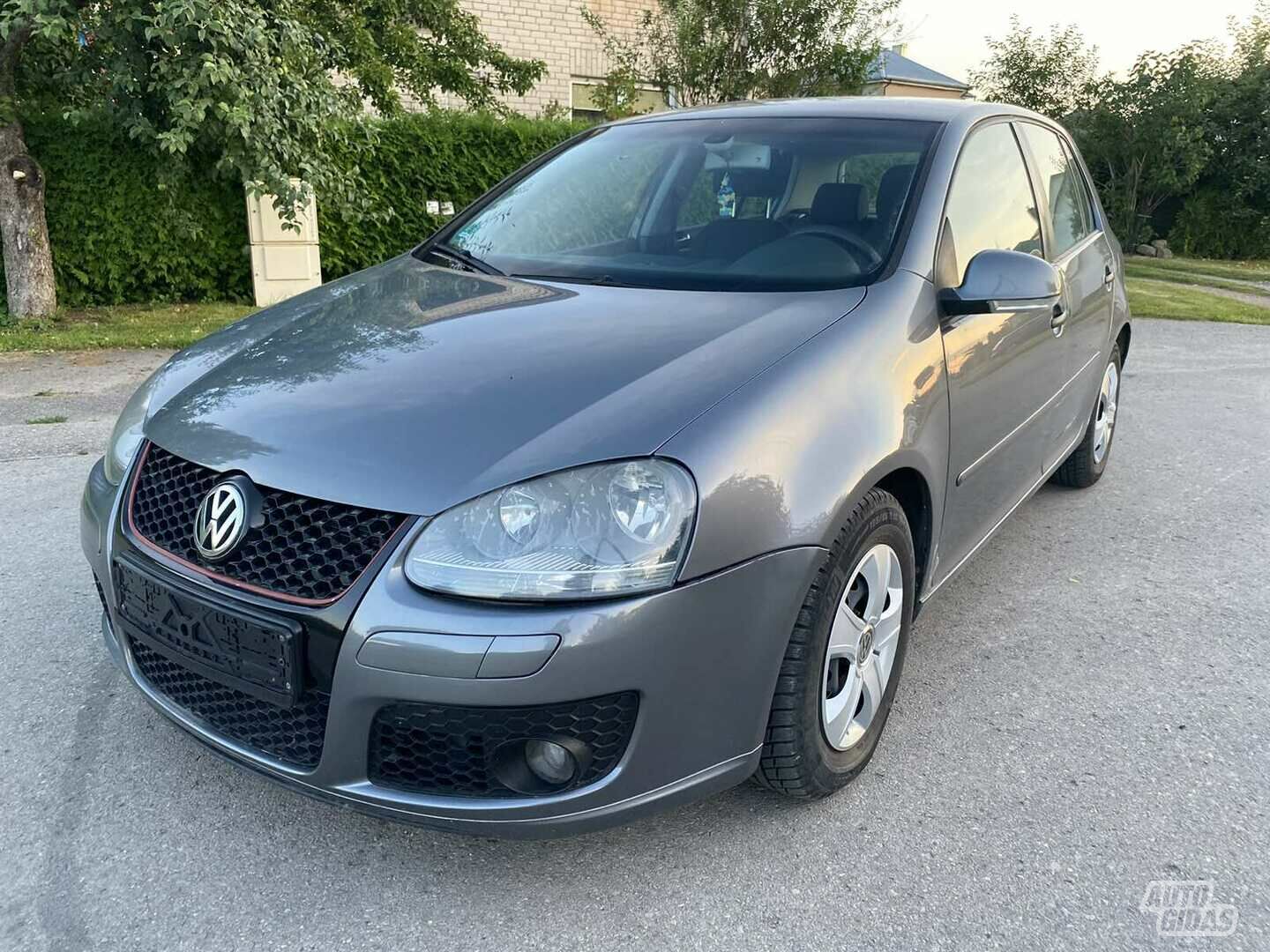 Volkswagen Golf 2004 г Хэтчбек