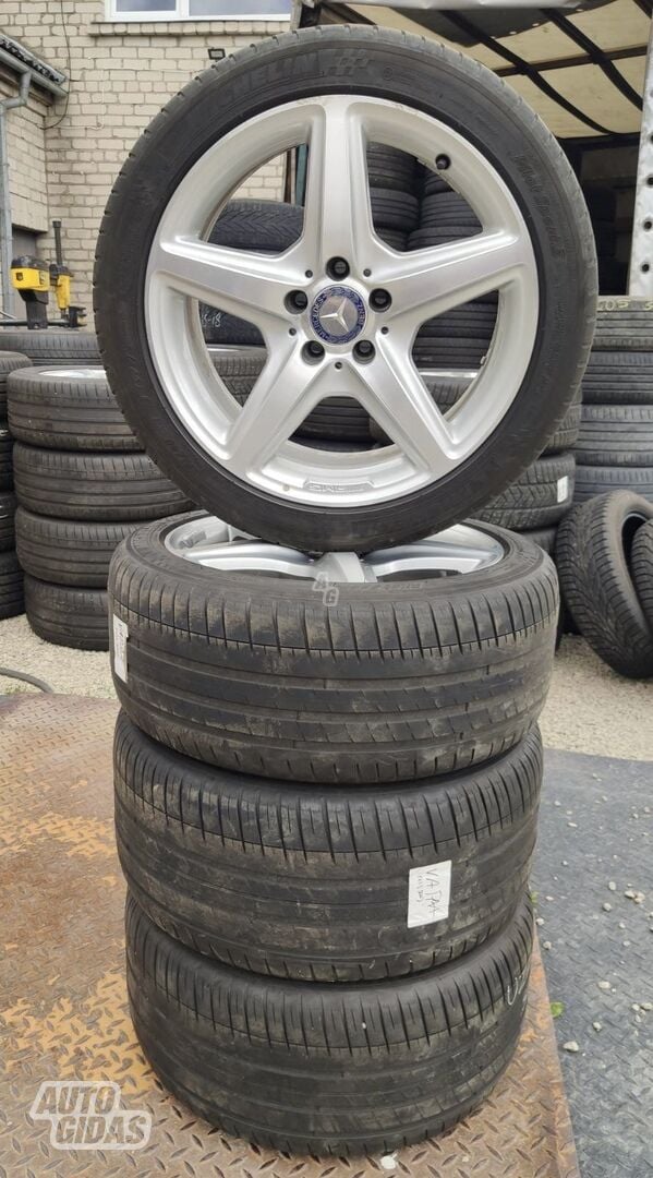 Light alloy R18 rims