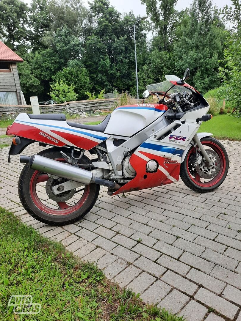 Yamaha FZR 1993 y Classical / Streetbike motorcycle