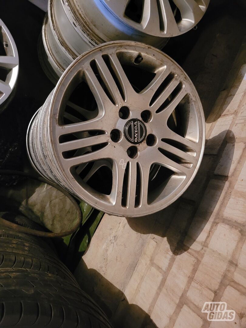 Volvo light alloy R16 rims