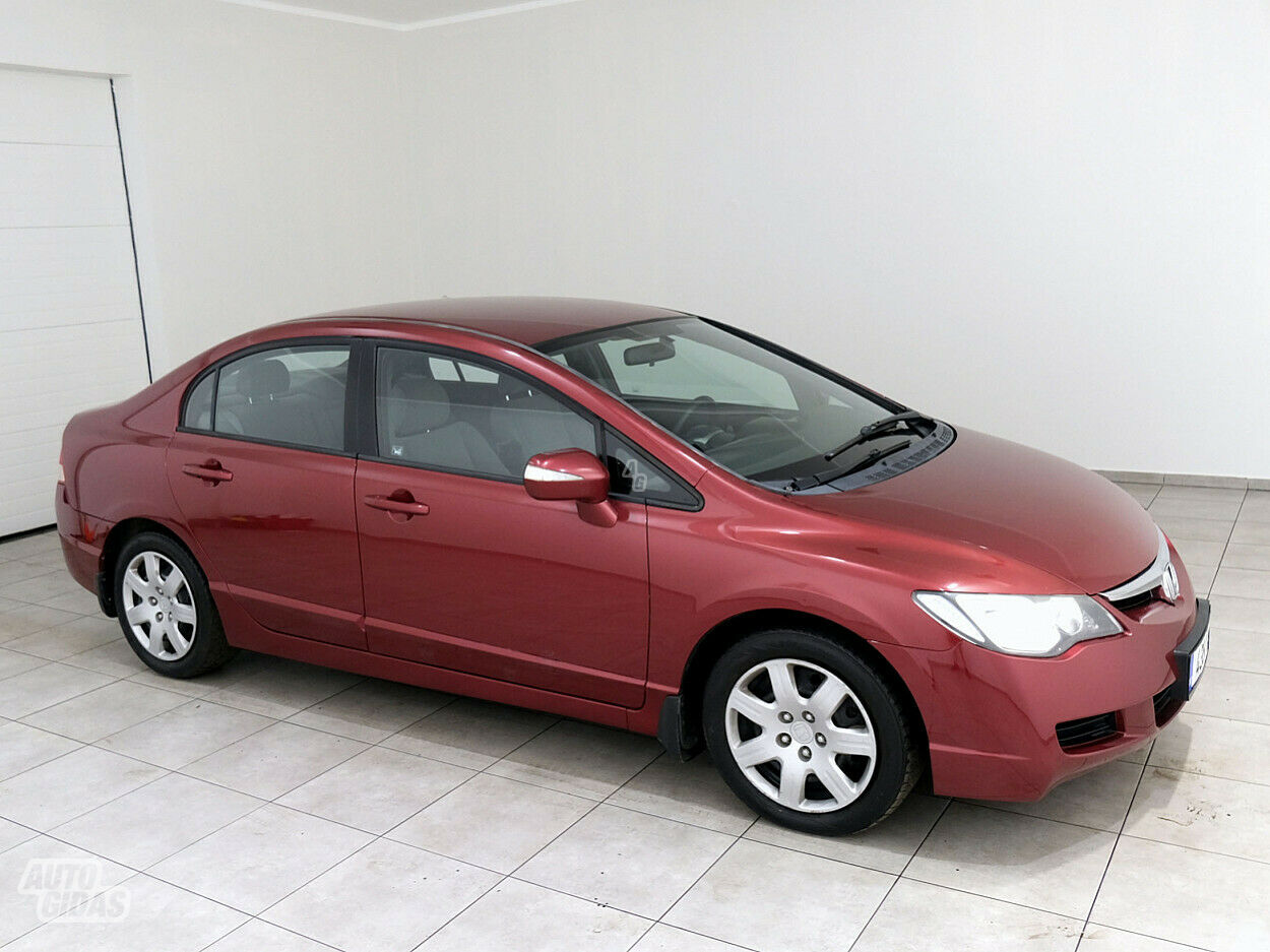 Honda Civic 2006 г Седан