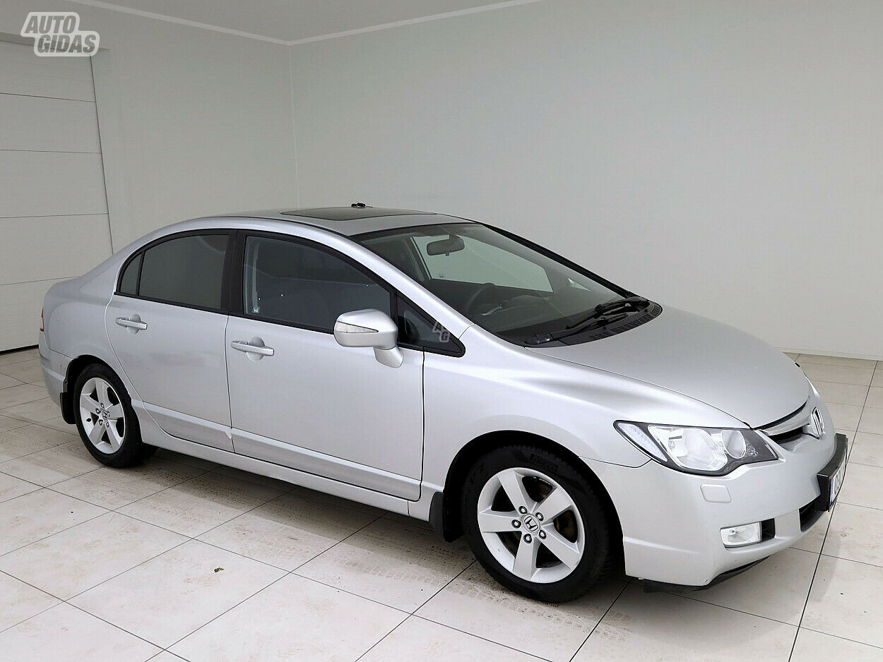 Honda Civic 2008 г Седан