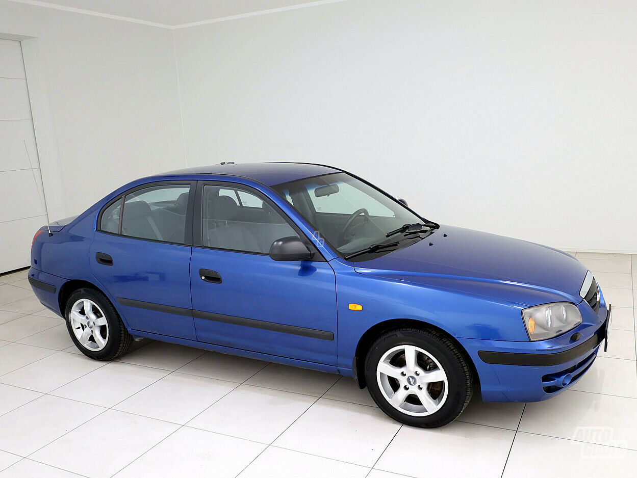 Hyundai Elantra 2005 г Седан