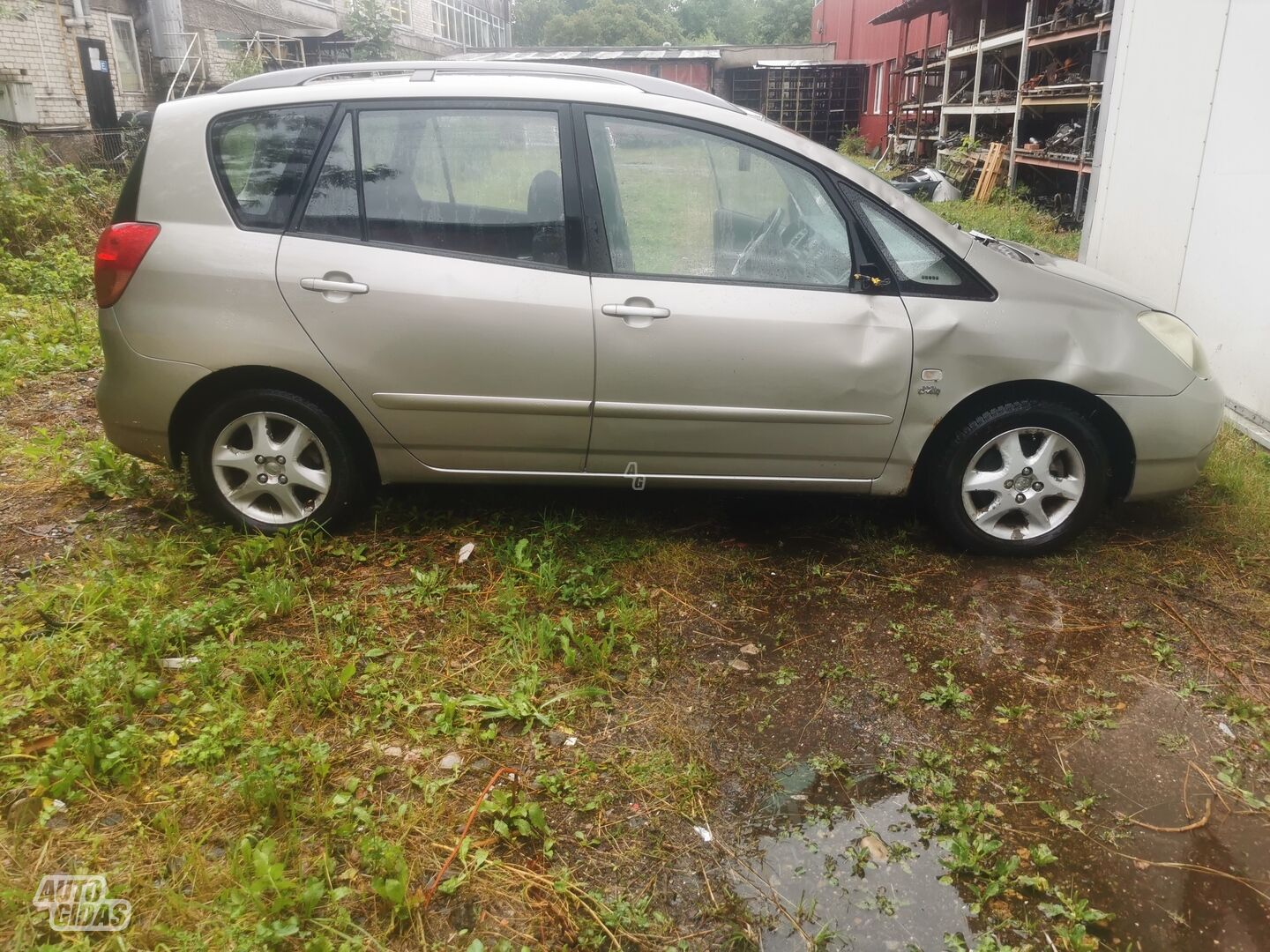 Toyota Corolla Verso 2004 г запчясти