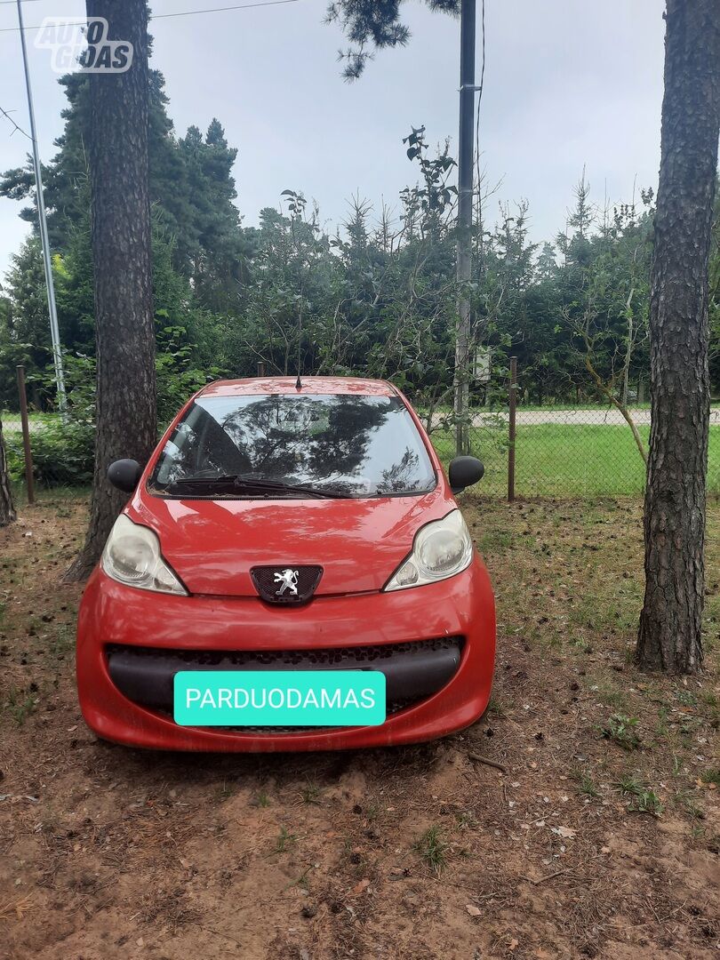 Peugeot 107 2008 г Хэтчбек