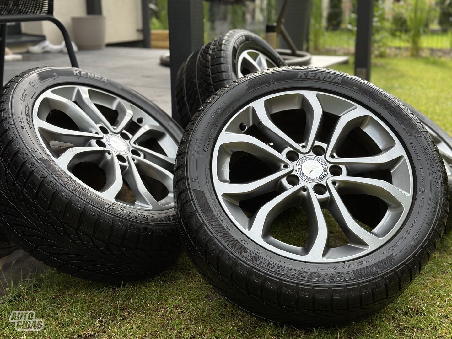 Mercedes-Benz light alloy R17 rims