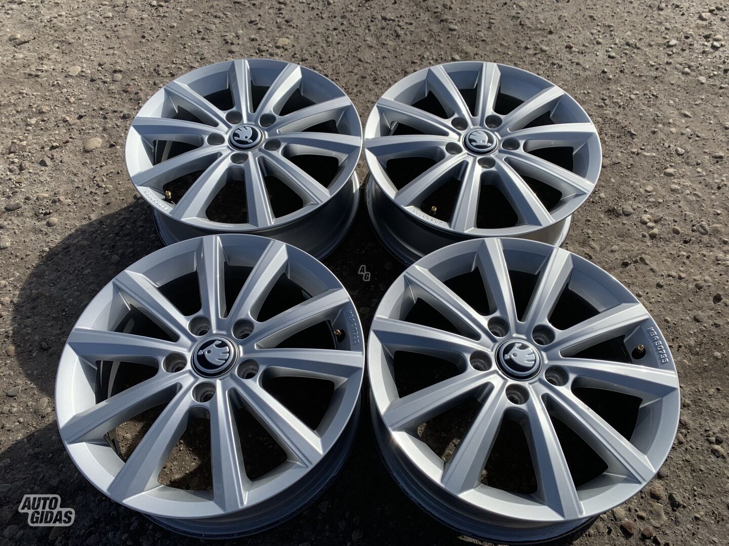 Skoda Siunciam, 6,5J ET42 light alloy R16 rims