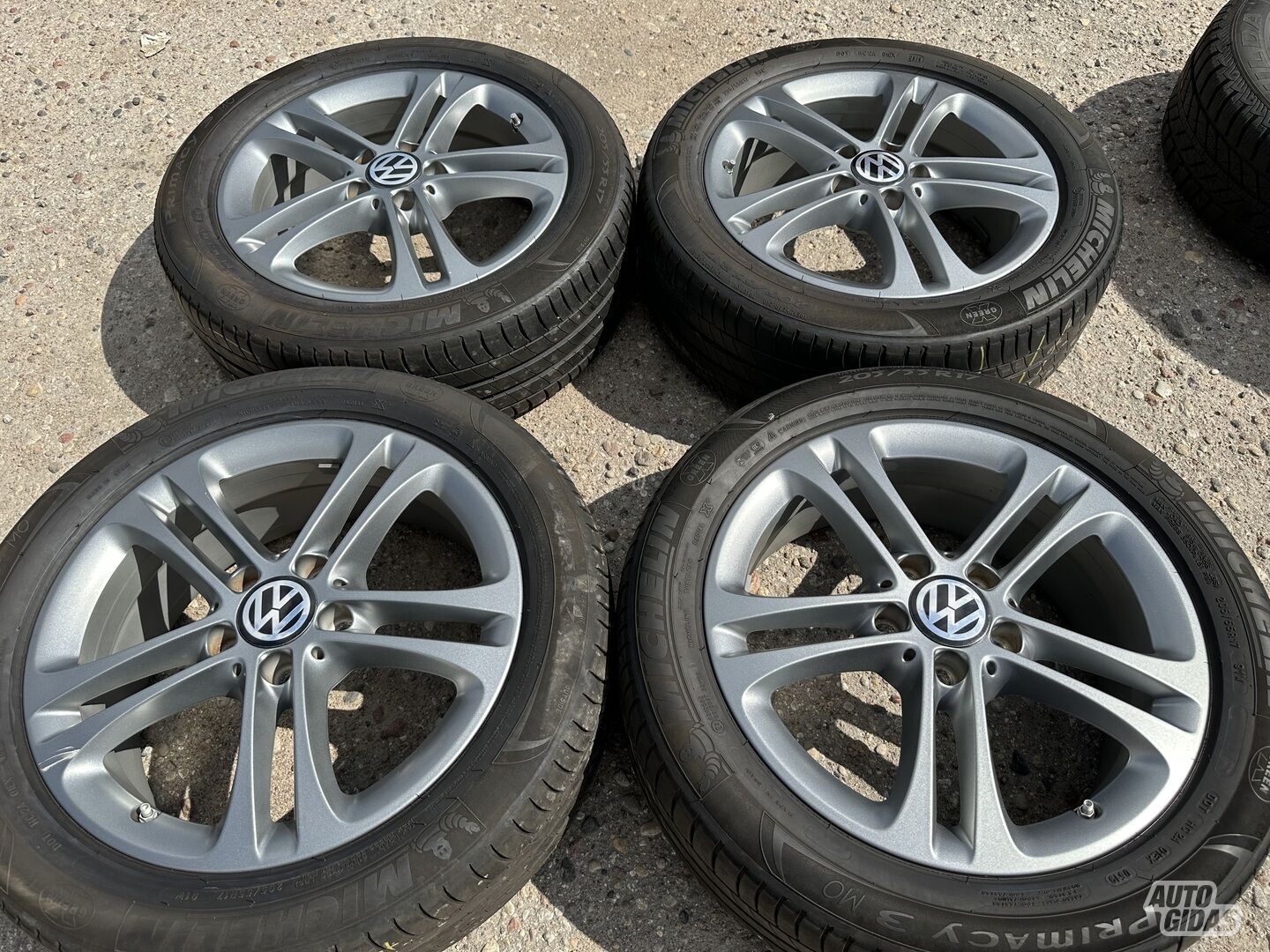 Volkswagen Siunciam 6,5J ET44 light alloy R17 rims