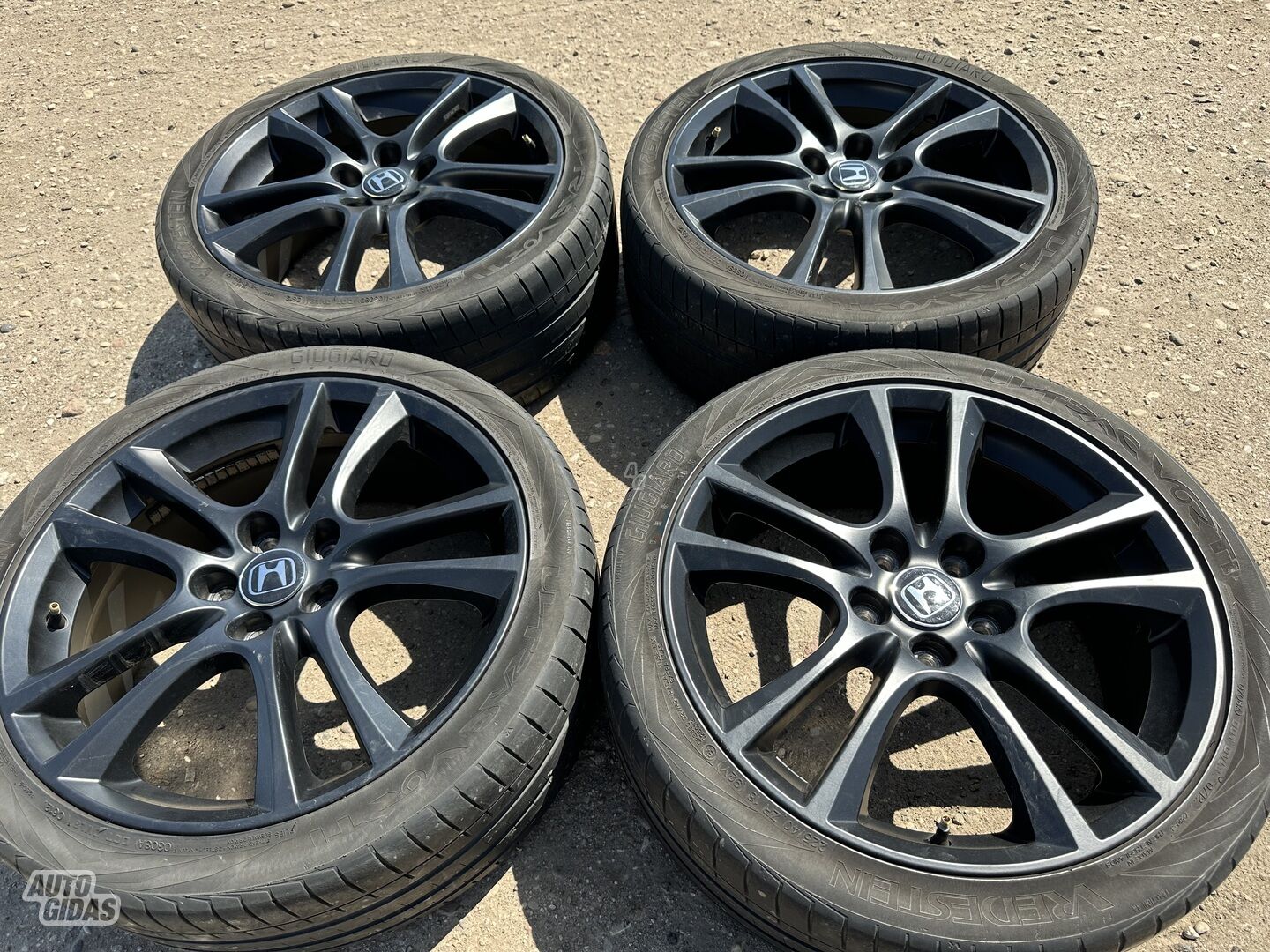 Honda Siunciam, 7,5J ET50 light alloy R18 rims