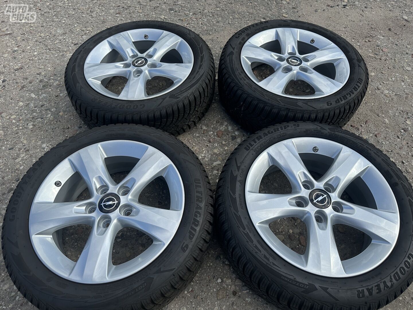 Opel Siunciam, 6J ET40 light alloy R16 rims