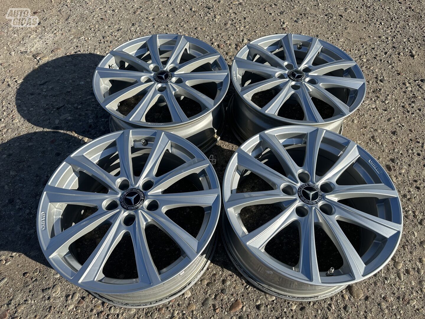 Mercedes-Benz Siunciam, 7,5J ET30 light alloy R17 rims