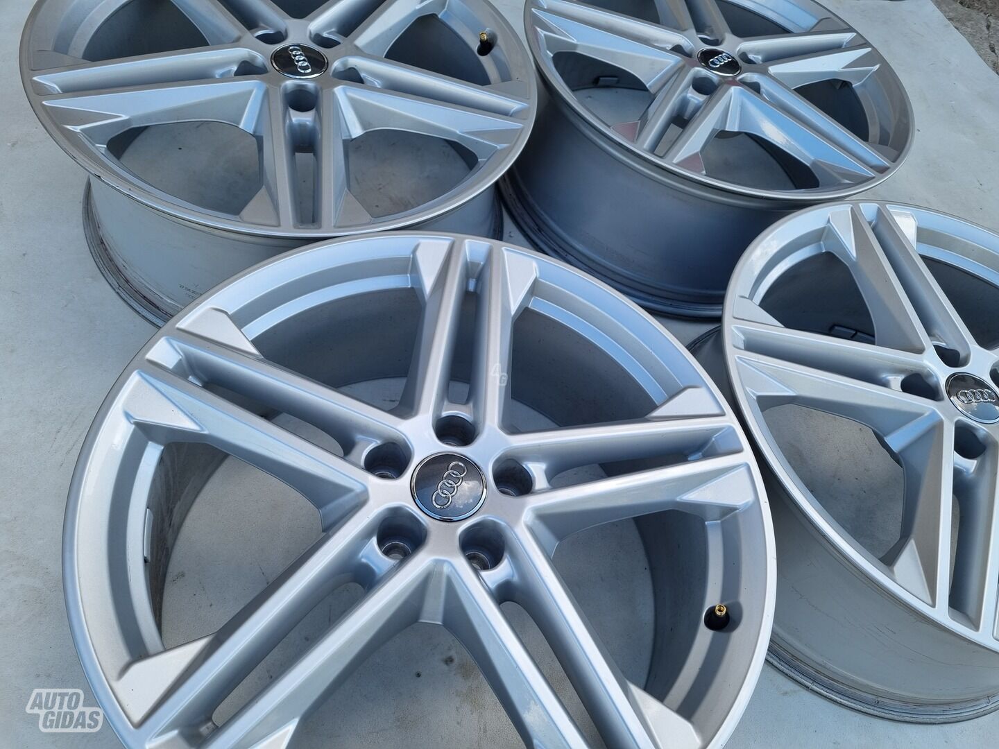 Audi R20 originalūs A6 light alloy R20 rims