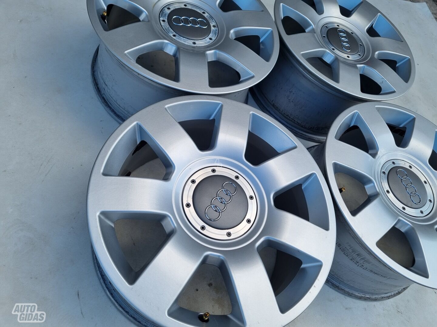 Audi R17 originalūs A6 light alloy R17 rims