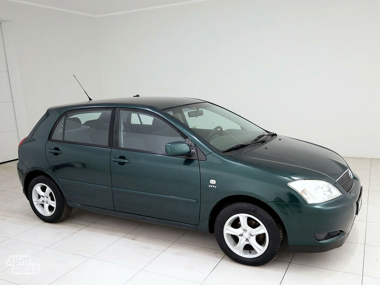 Toyota Corolla 2003 г Хэтчбек