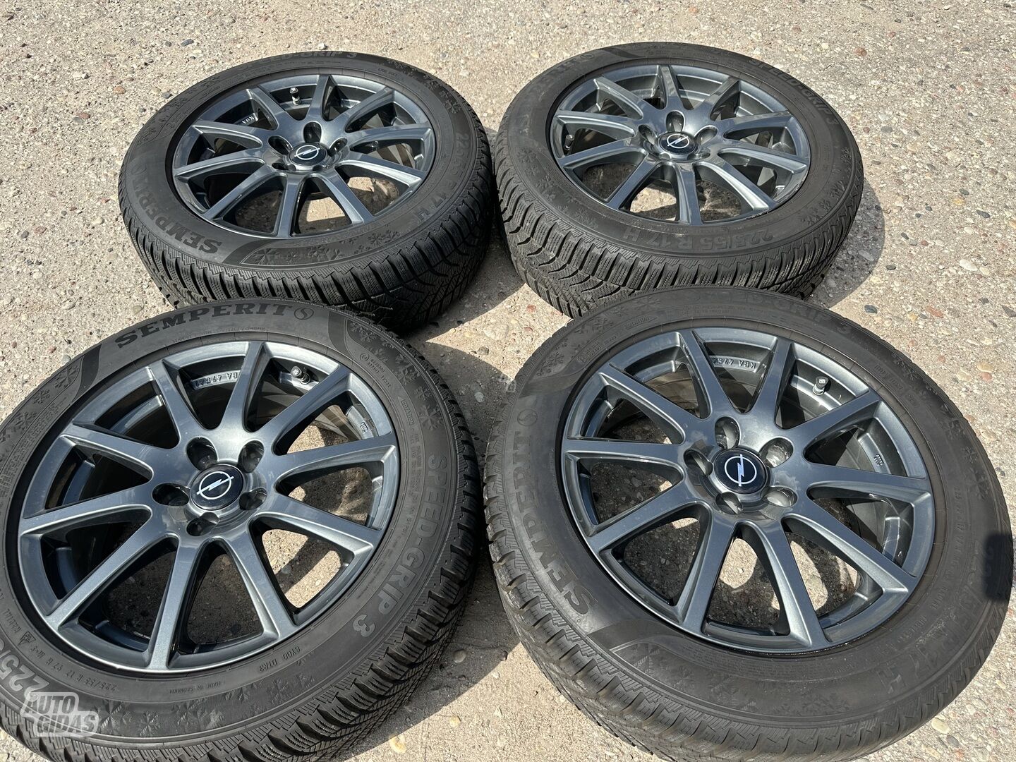 Opel Siunciam, 7J ET40 light alloy R17 rims