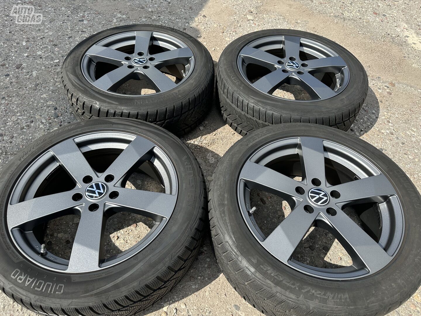 Volkswagen Siunciam, 7,5J ET51 light alloy R18 rims